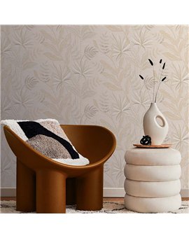 Ref.TN29080 ambiente con terra nova hojas tropicales Topo y Verde sobre fondo Beige