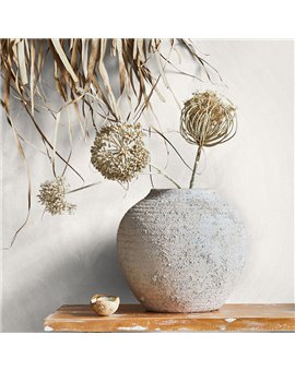 Ref.SILE-030 estancia decorada con liso mate en tono Blanco Roto, silence