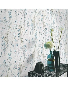 Ref.NATU-027 estancia decorada con ramas silvestres Turquesa, Verde, Gris y Topo y fondo Blanco Roto, natura