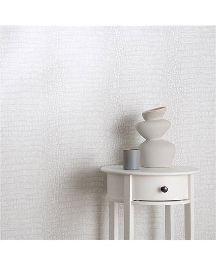 Ref.NATU-037 estancia decorada con piel cocodrilo acabado Blanco Roto, natura