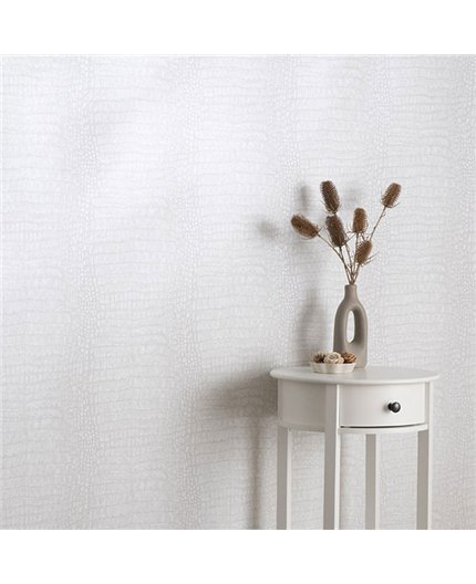 Ref.NATU-037 ambiente real de piel cocodrilo natura, en tono Blanco Roto