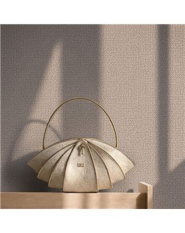 Ref.SP7024 ambiente con supreme tejido tapicería Marrón sobre fondo Topo