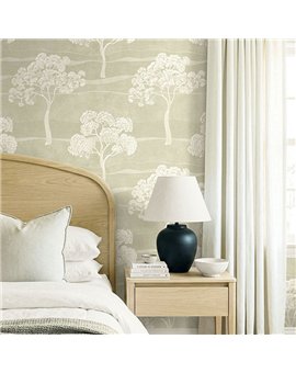 Ref.EW50007 ambiente real de paisaje de árboles white accents, sobre fondo Verde en tonos Blanco Roto