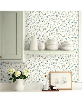 Ref.LB52212 ambiente con dolly mixtures flores indianas Verde, Azul y Beige sobre fondo Blanco Roto