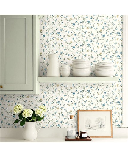 Ref.LB52212 ambiente con dolly mixtures flores indianas Verde, Azul y Beige sobre fondo Blanco Roto