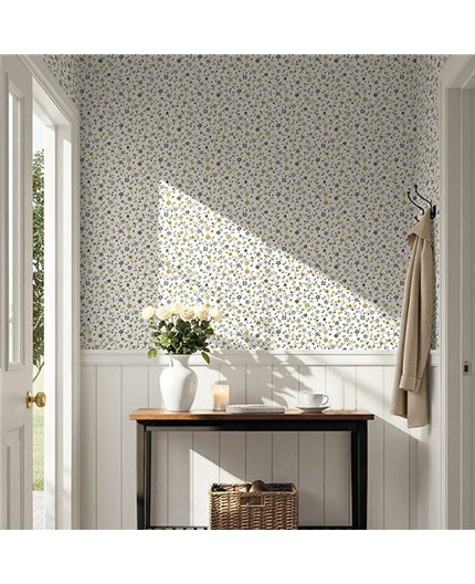Ref.LB50005 ambiente con dolly mixtures florecillas trepadoras Topo, Gris y Ocre sobre fondo Blanco Roto
