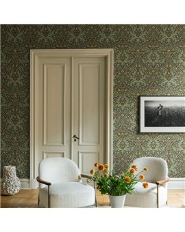 Ref.82078 ambiente con hidden treasures floral acanto Verde, Granate, Beige y Dorado sobre fondo Marrón