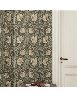Ref.82096 ambiente con hidden treasures tulipanes entrelazados Beige, Naranja, Verde y Bronce sobre fondo Marrón