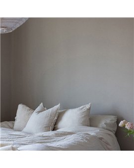 Ref.77015 ambiente con hidden treasures liso en tono Topo