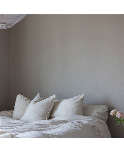 Ref.77015 ambiente con hidden treasures liso en tono Topo