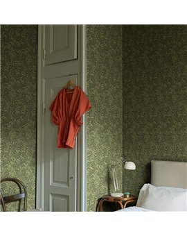 Ref.82099 ambiente real de ramas de sauce hidden treasures, sobre fondo Marrón en tonos Verde