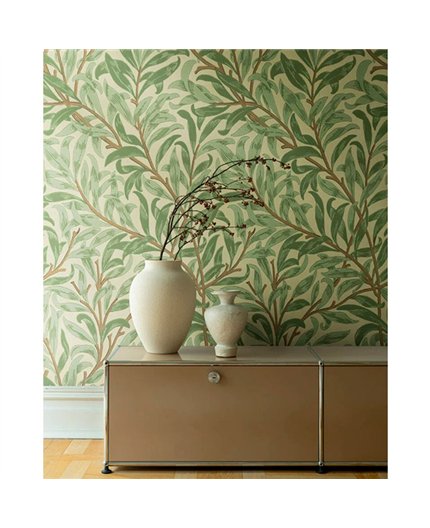 Ref.HT84005 estancia decorada con mural ramas de sauce Verde y Marrón y fondo Beige, hidden treasures