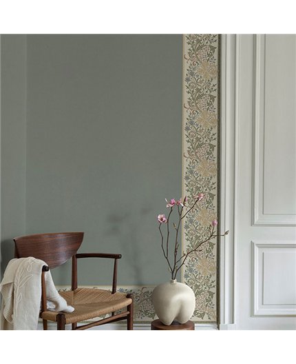 Ref.182105 ambiente real de lirios arts & crafts hidden treasures, sobre fondo Beige en tonos Verde, Marrón, Amarillo y Azul