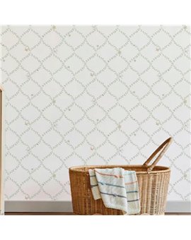 Ref.019-ALI estancia decorada con celosía de hojas Verde, Amarillo, Gris y Rojo y fondo Blanco Roto, alice
