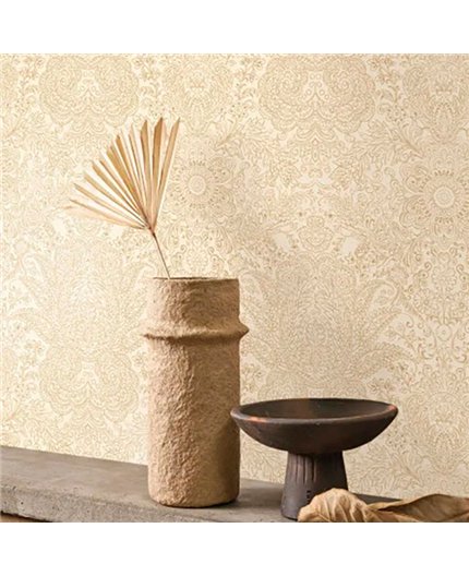 Ref.FAMI-202711200 estancia decorada con damasco cachemir Ocre y fondo Beige, maison de famille