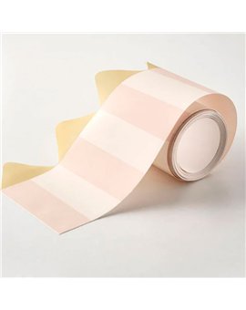 Ref.OUTT202974111 ambiente real de banderines once upon a time 3, sobre fondo Beige en tonos Rosa