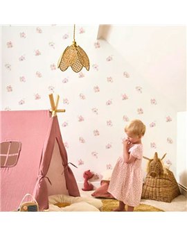 Ref.OUTT202895432 ambiente real con casitas de pájaros sobre fondo Blanco en tonos Rosa, Lila, Verde, Marrón y Morado