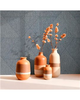 Ref.AB2548 estancia decorada con geométrico triángulos Beige y fondo Gris, absolute